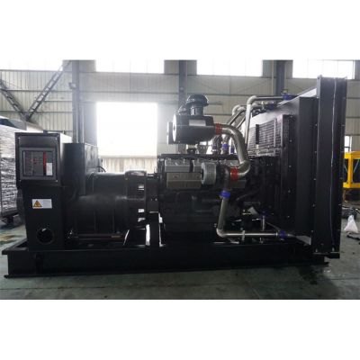 700kw東風研究所柴油發(fā)電機組-東風研究所12缸柴油機SY296TAD72柴油發(fā)電機組,缸徑/行程：138/165mm,柴油發(fā)電機組水冷發(fā)動機功率720KW,柴油發(fā)電機組配套馬拉松斯坦福發(fā)電機。廠價直銷歡迎選購：13773399855。
