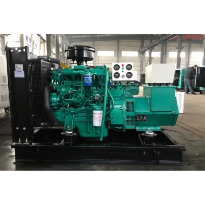 30KW玉柴柴油發(fā)電機(jī)組-玉柴4缸柴油機(jī)YCD4N23H8-55,柴油發(fā)電機(jī)組缸徑/行程：93/103mm,柴油發(fā)電機(jī)組水冷發(fā)動(dòng)機(jī)功率39.6KW,柴油發(fā)電機(jī)組配套馬拉松斯坦福發(fā)電機(jī)。廠價(jià)直銷(xiāo)歡迎選購(gòu)：13773399855。