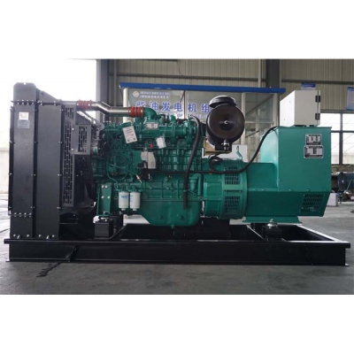 300KW玉柴柴油發(fā)電機(jī)組-玉柴6缸柴油機(jī)YCDV12D-450,柴油發(fā)電機(jī)組缸徑/行程：126/155mm,柴油發(fā)電機(jī)組水冷發(fā)動(dòng)機(jī)功率330KW,柴油發(fā)電機(jī)組配套馬拉松斯坦福發(fā)電機(jī)。廠價(jià)直銷(xiāo)歡迎選購(gòu)：13773399855。